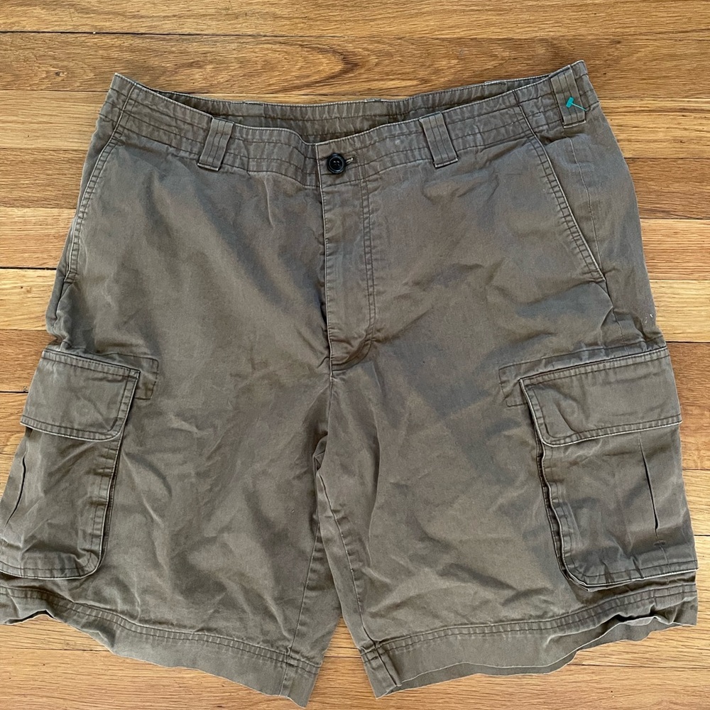 Brooks Brothers Cargo Shorts in Brown/Grey